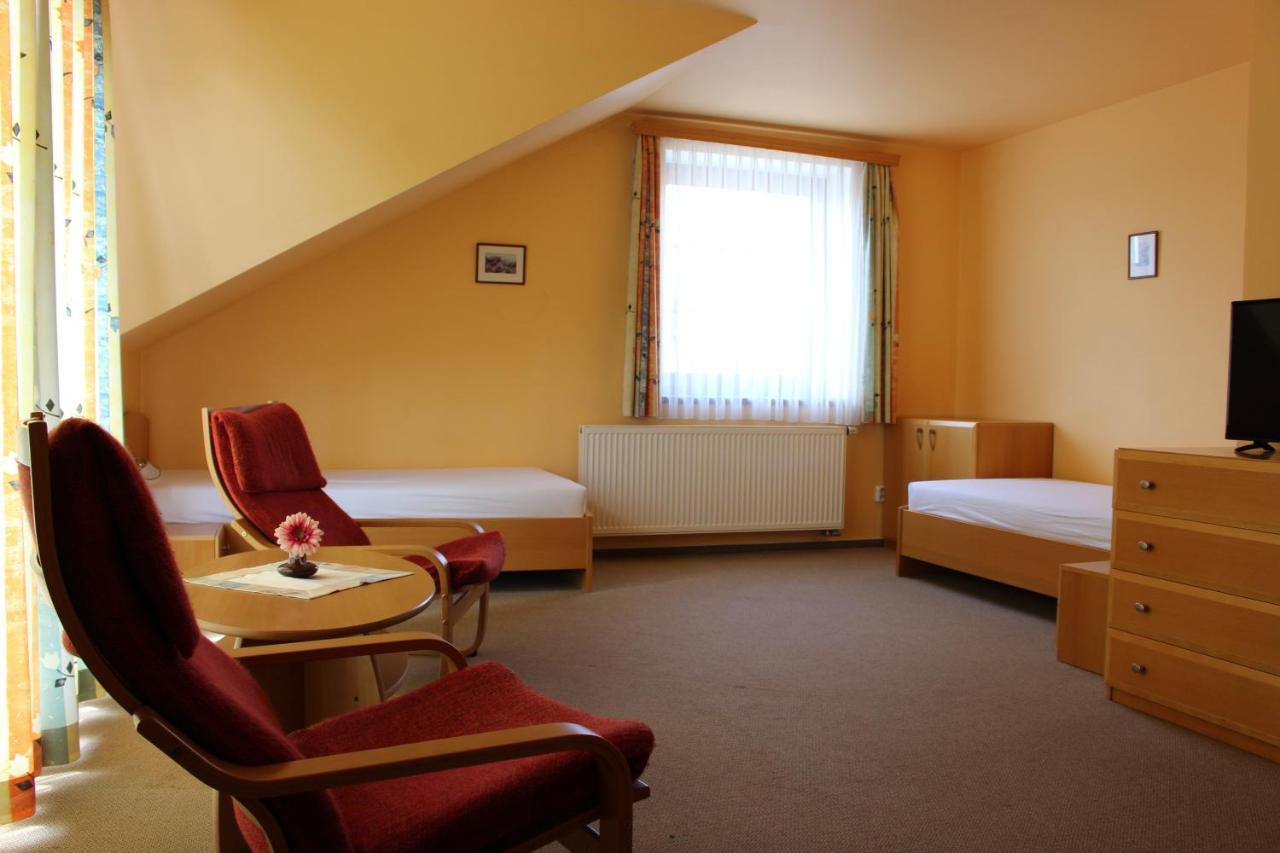 Motel U Krbu Vestec  Exterior photo